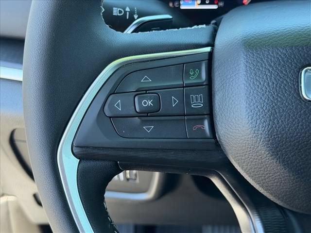 2025 Jeep Grand Cherokee Laredo 4x4