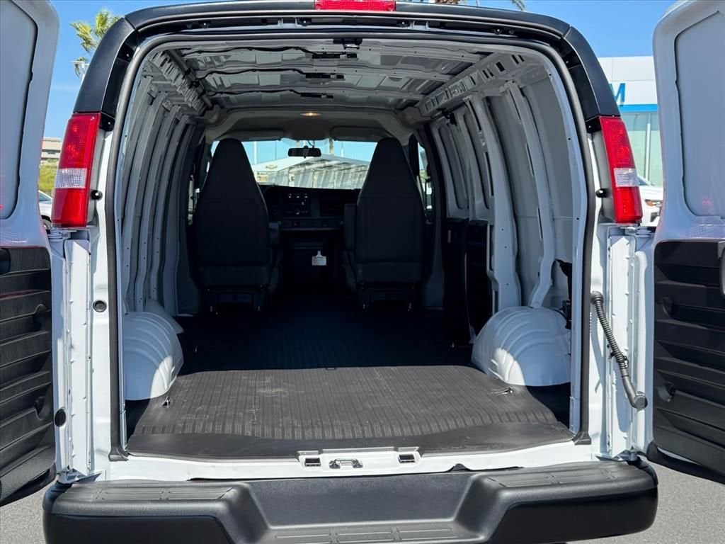 2026 Chevrolet Express Cargo WT