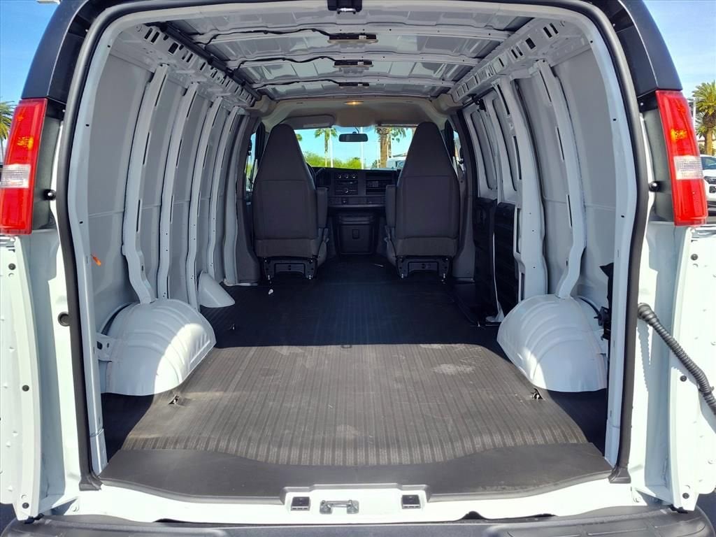 2026 Chevrolet Express Cargo WT