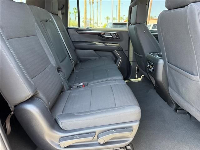 2025 Chevrolet Suburban LS