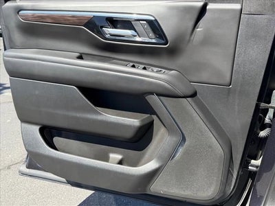 2025 Chevrolet Suburban LS