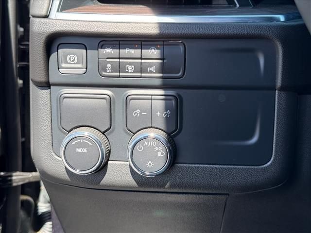 2025 Chevrolet Suburban LS