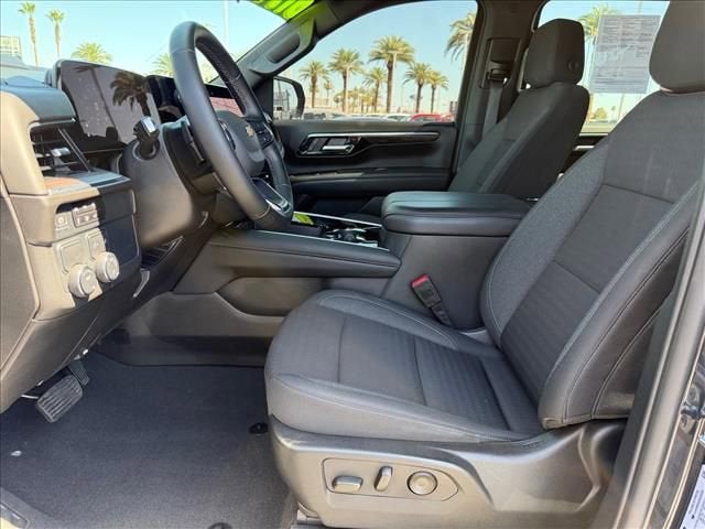 2025 Chevrolet Suburban LS