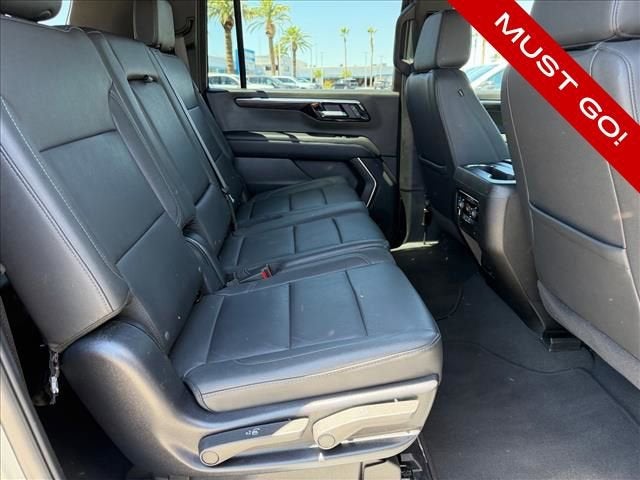2025 Chevrolet Suburban LT