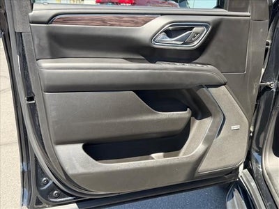 2023 Chevrolet Suburban LT