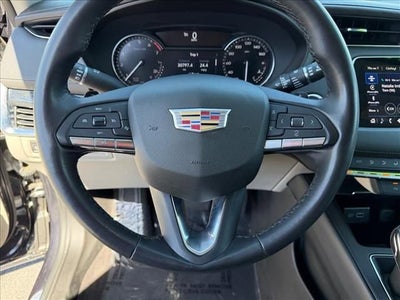 2023 Cadillac XT4 Premium Luxury
