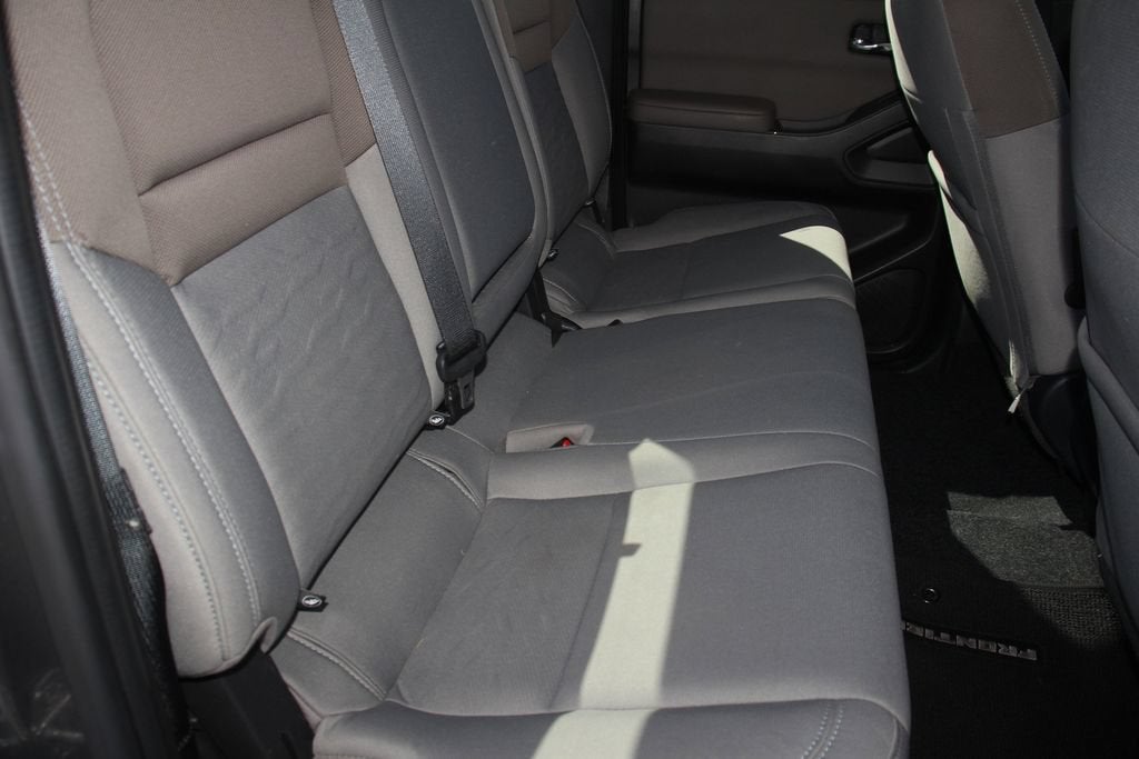 2022 Nissan Frontier Crew Cab SV 4x4