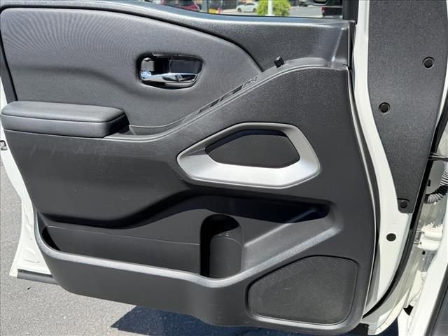2022 Nissan Frontier Crew Cab SV 4x4