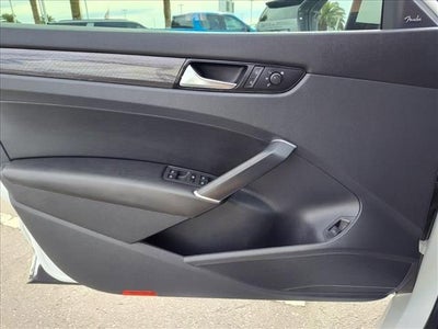 2021 Volkswagen Passat 2.0T R-Line