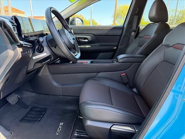 2025 Nissan Kicks SR FWD