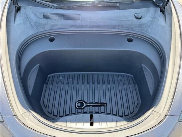 2023 Tesla Model 3 RWD